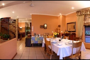 Breakfast area - Ibis Lodge (Durban North)