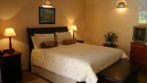 In-room safe, iron/ironing board (on request), free WiFi, bed sheets - Ibis Lodge (Durban North)
