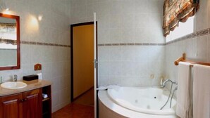 Towels - Ibis Lodge (Durban North)