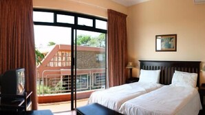In-room safe, iron/ironing board (on request), free WiFi, bed sheets - Ibis Lodge (Durban North)
