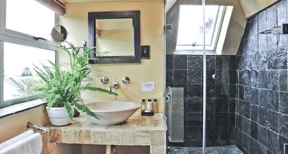 Mandalay Beach B & B