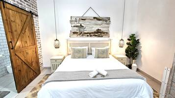 Deluxe-Studiosuite, 1 Schlafzimmer, Terrasse, Poolblick | Bettwäsche aus ägyptischer Baumwolle, hochwertige Bettwaren