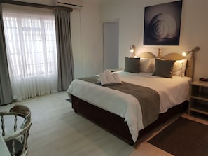 Deluxe-Zimmer | Allergikerbettwaren, Zimmersafe, individuell dekoriert