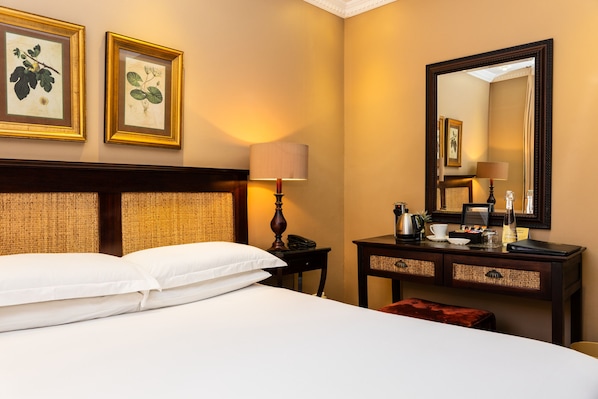 Standard Double Room | In-room safe, iron/ironing board, free WiFi - Premier Hotel Anta Boga (Brandwag)