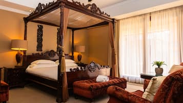 خزنة داخل الغرفة ومكواة/لوح كي وواي فاي مجانًا