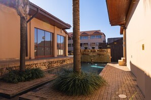 Outdoor pool - Premier Hotel Anta Boga (Brandwag)