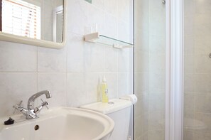 In-room safe, desk, laptop workspace, blackout curtains - Old Oak Guest House (Cape Town)