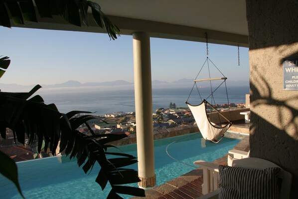 Outdoor pool - 3 Colours Blue (Mossel Bay)