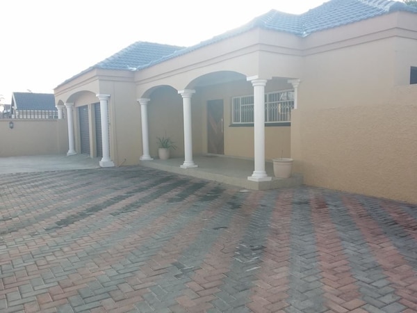 Alicia's B&b - Krugersdorp