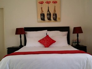 Superior Double Room | In-room safe, desk, iron/ironing board, free WiFi - Alicia's B&B (Roodepoort)