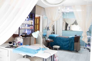 Tratamientos corporales, tratamientos faciales y manicures y pedicures