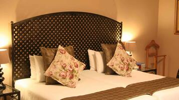 奢華四人房 | 高級寢具、獨特設計、手提電腦工作空間、免費 Wi-Fi