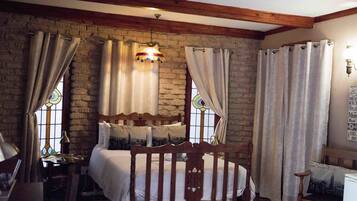 雙人房, 露台, 泳池景 | 高級寢具、獨特設計、手提電腦工作空間、免費 Wi-Fi