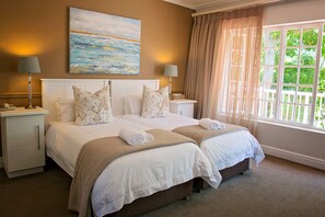 Comfort-Zimmer, 1 Schlafzimmer | Minibar, Zimmersafe, Schreibtisch, Verdunkelungsvorhänge