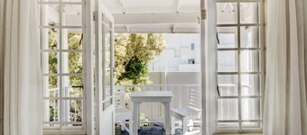 First Avenue Guesthouse