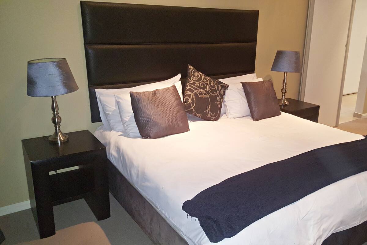 Junior-Apartment, 2 Schlafzimmer | Hochwertige Bettwaren, Pillowtop-Betten, Zimmersafe, Schreibtisch