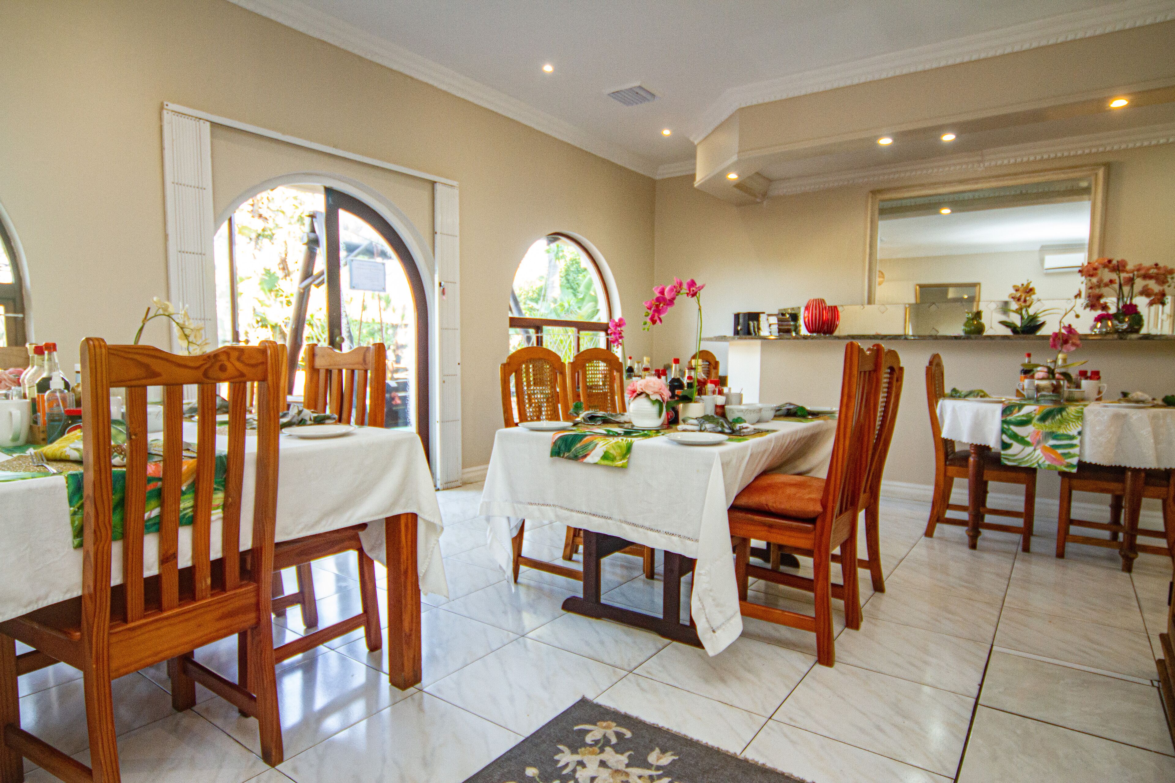 Free daily English breakfast