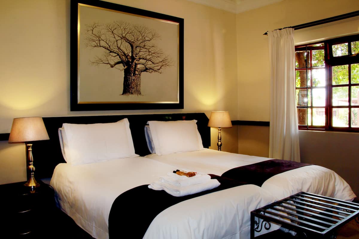 Self-Catering Twin Room (5)