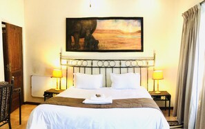 Self-Catering Twin Room (5) | In-room safe, desk, laptop workspace, iron/ironing board