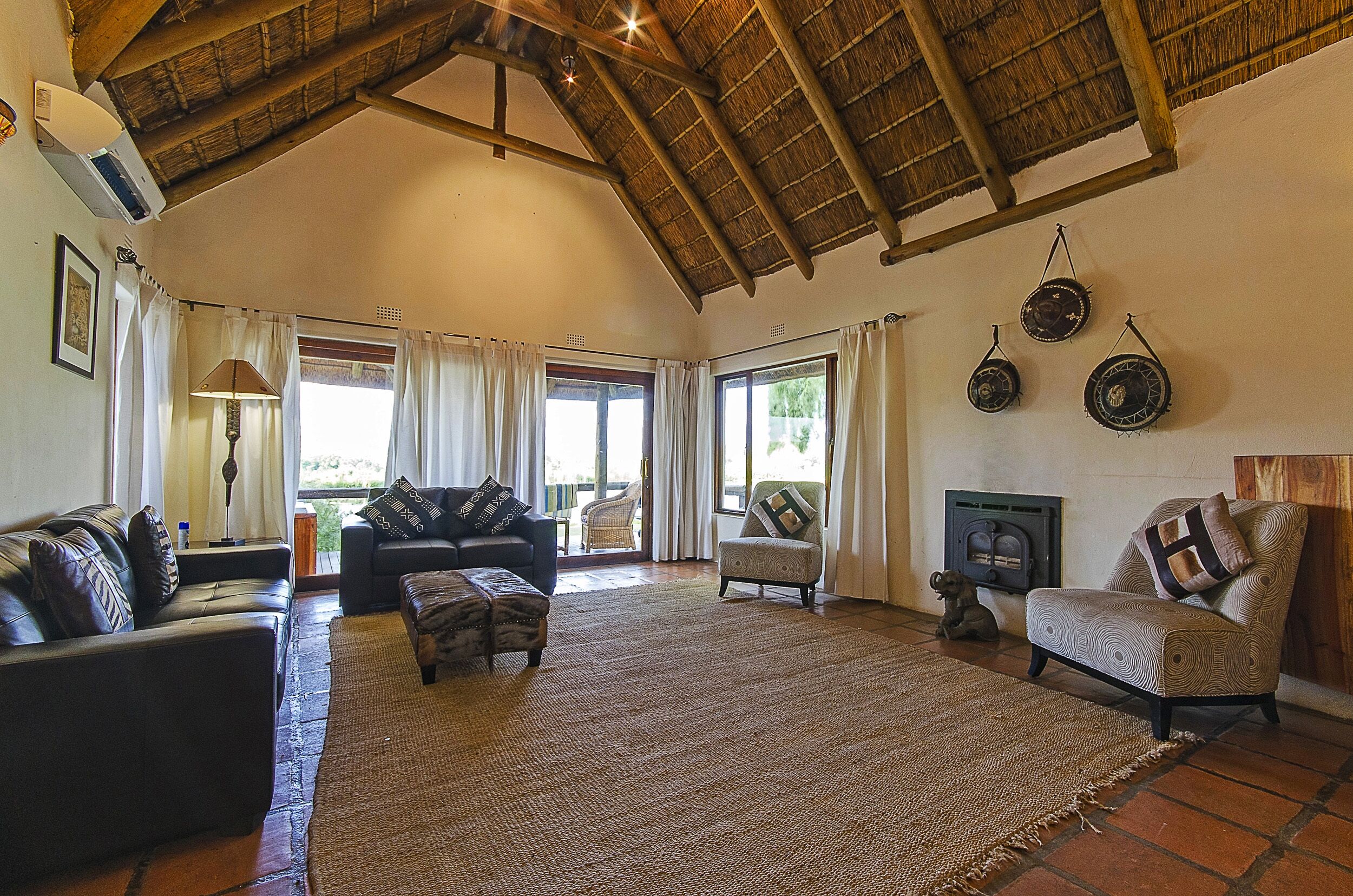 Grand Cottage | In-room dining