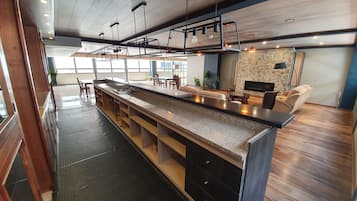 酒吧(店内)