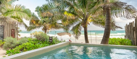 Oceanfront House Casa Ganesh upto 8 people included in the rate | Eigener Pool