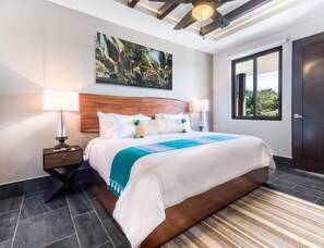 Habitación superior | Ropa de cama de alta calidad, caja fuerte, tabla de planchar con plancha