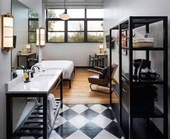 Standard Room, 1 King Bed, Non Smoking | Egyptian cotton sheets, premium bedding, pillowtop beds, minibar