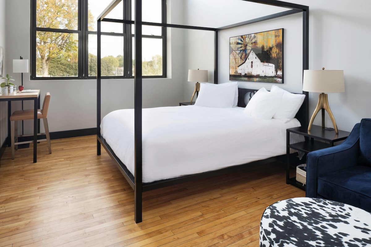 ملاءات من القطن المصري وأغطية فراش متميزة وأسرّة بطبقة علوية مريحة