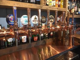 Bar (en el alojamiento)