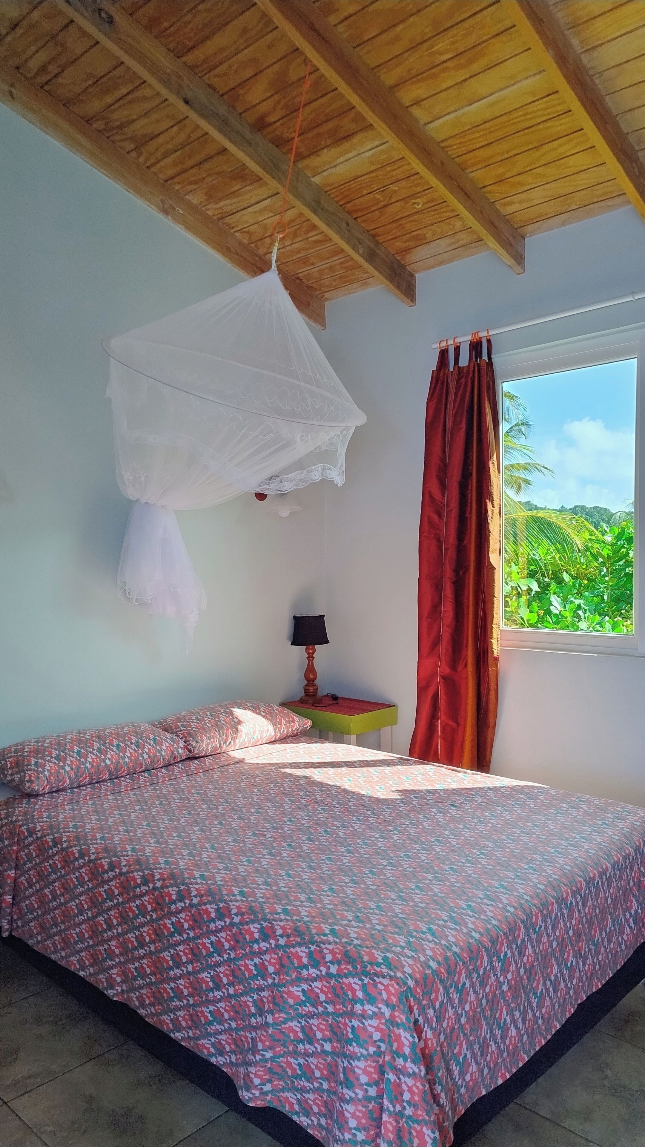 基础双人房, 1 张大床, 无烟房, 花园景观 | 床单