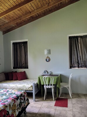 Chambre Double, 1 grand lit, non-fumeur, vue jardin