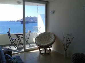 Family Apartment, 2 Bedrooms, Balcony, Ocean View | Living area | 30-inch flat-screen TV with cable channels, TV - Departamento Dario Salas (Coquimbo)
