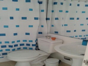 Familienapartment, 2 Schlafzimmer, Balkon, Meerblick | Badezimmer