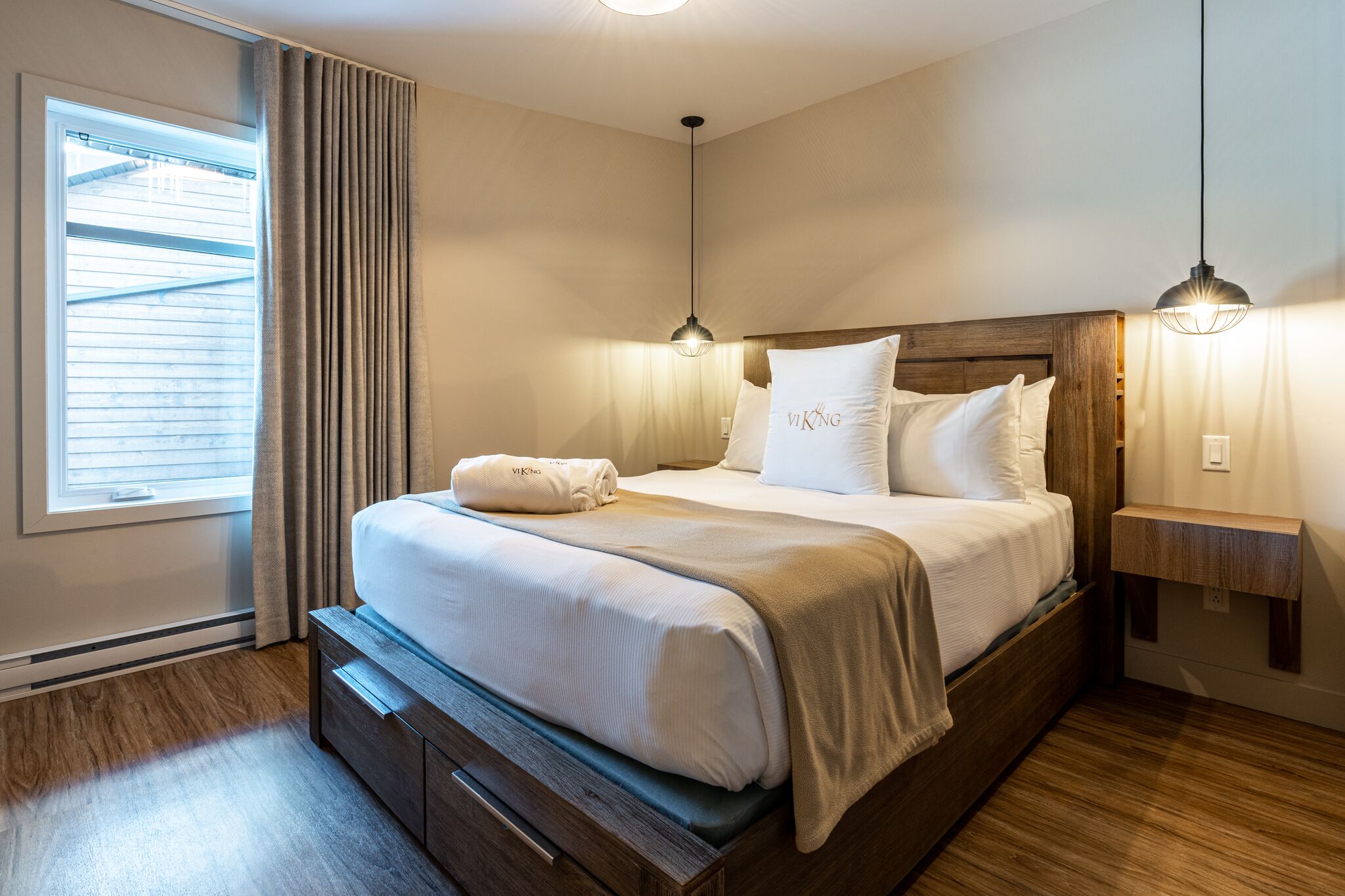 condo, spacious, 2 bedrooms, balcony, lake view | 2 bedrooms, individually furnished, soundproofing, iron/ironing board