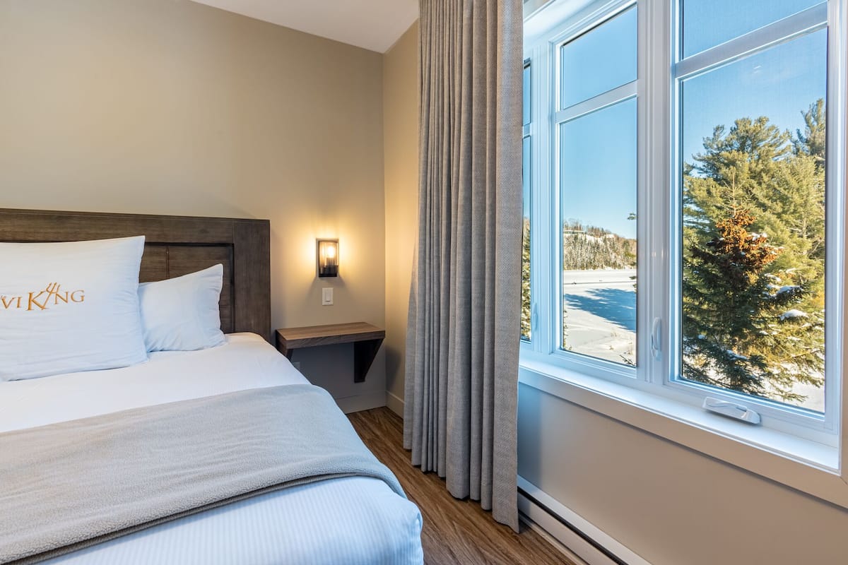 Premium appartement, 3 slaapkamers, uitzicht op meer | 2 slaapkamers, individueel gemeubileerd, geluiddichte muren