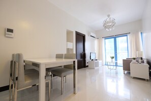 Flat-screen TV - StayHome Asia at Two Central (Makati)