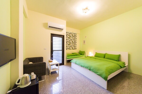 Triple Room (Green)