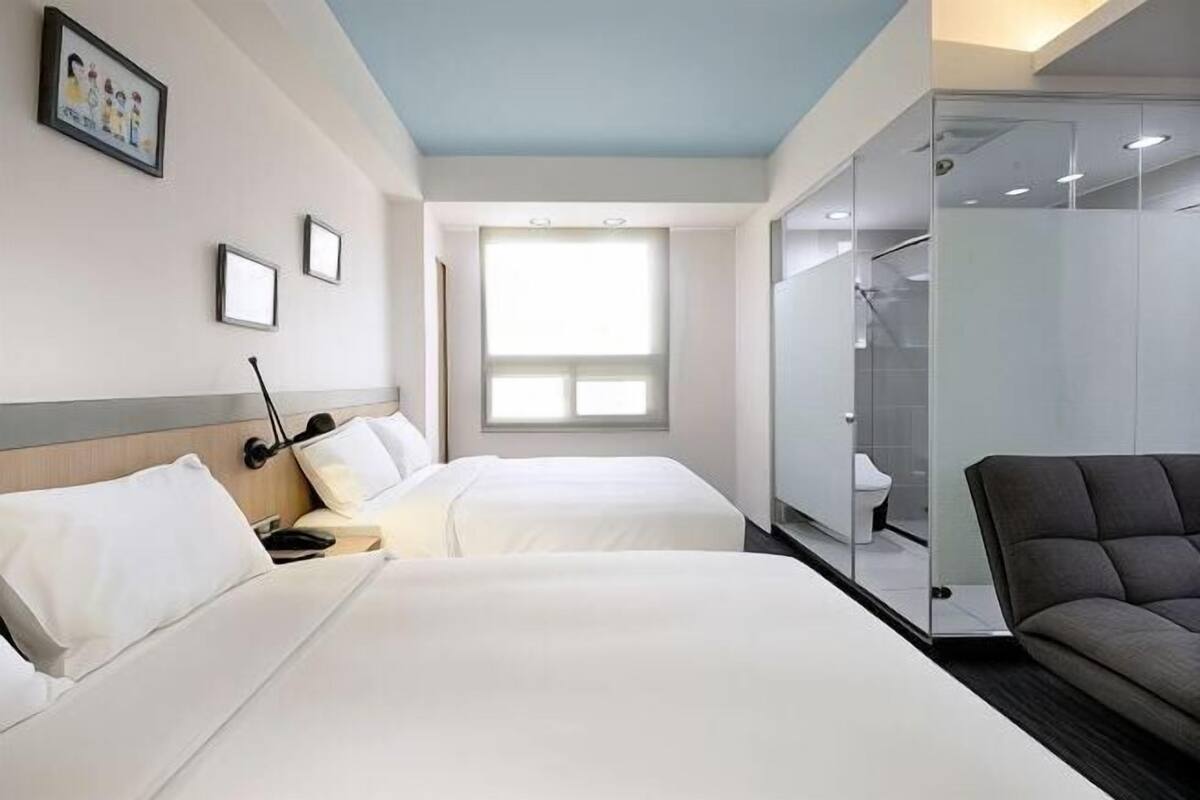 Desk, blackout drapes, rollaway beds, free WiFi