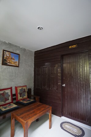 Balcony - PK Hostel (Ayutthaya)