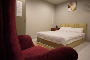 Minibar, in-room safe, free WiFi - PK Hostel (Ayutthaya)