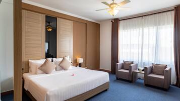 40-inch LCD TV with cable channels, TV