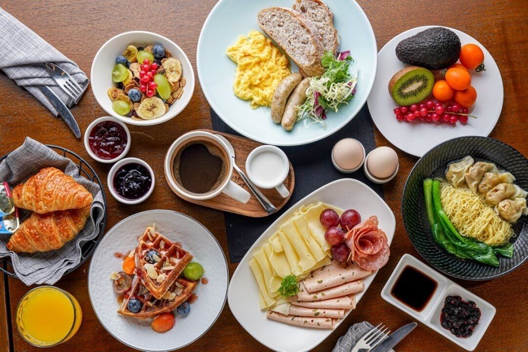 daily buffet breakfast (cny 158 per person)