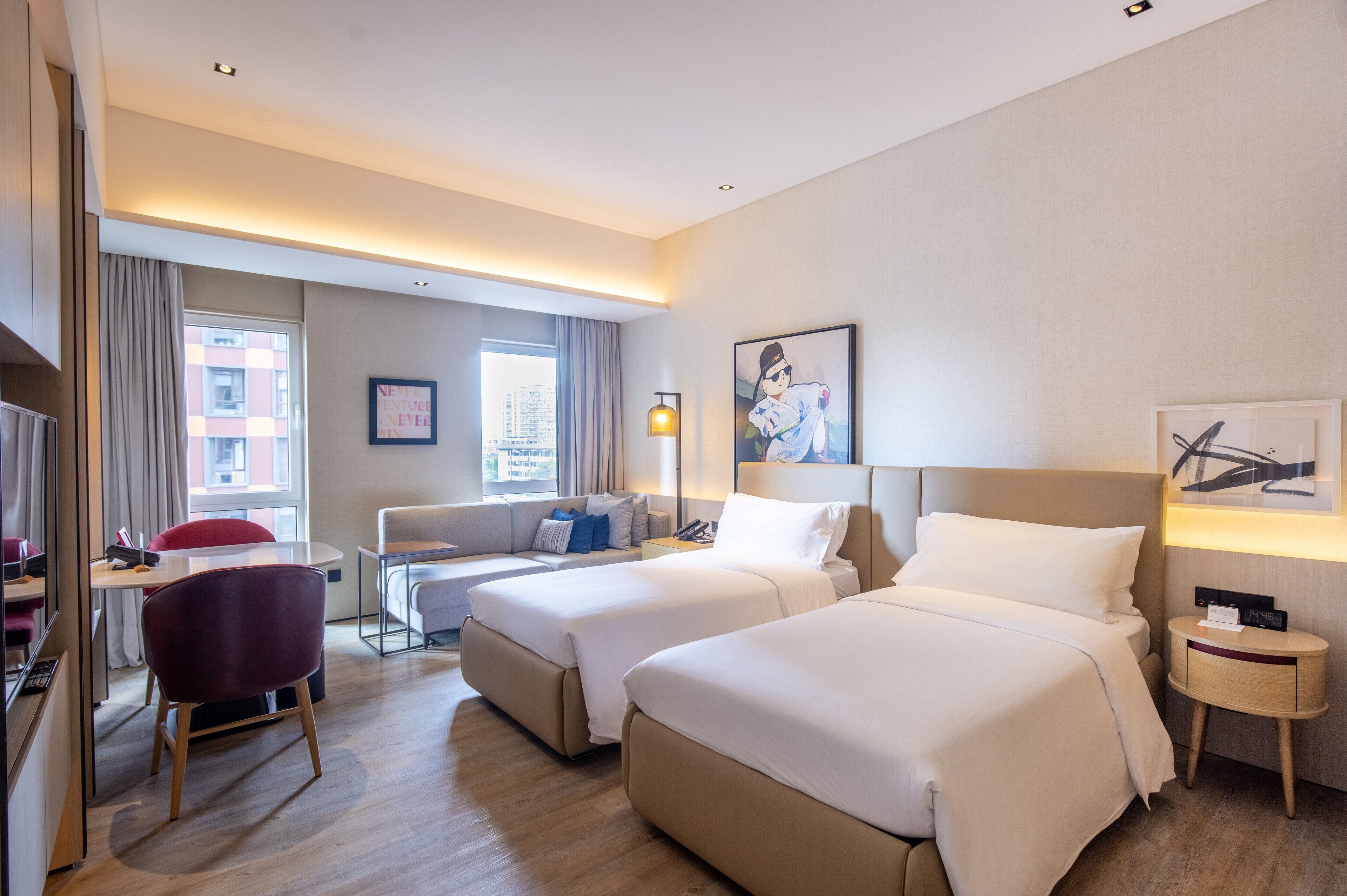 habitat 40 plus king / twin | premium bedding, pillow-top beds, free minibar, in-room safe