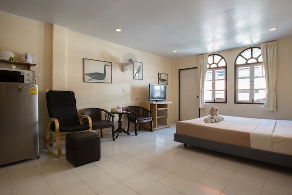 Family Room | In-room safe, free WiFi, bed sheets