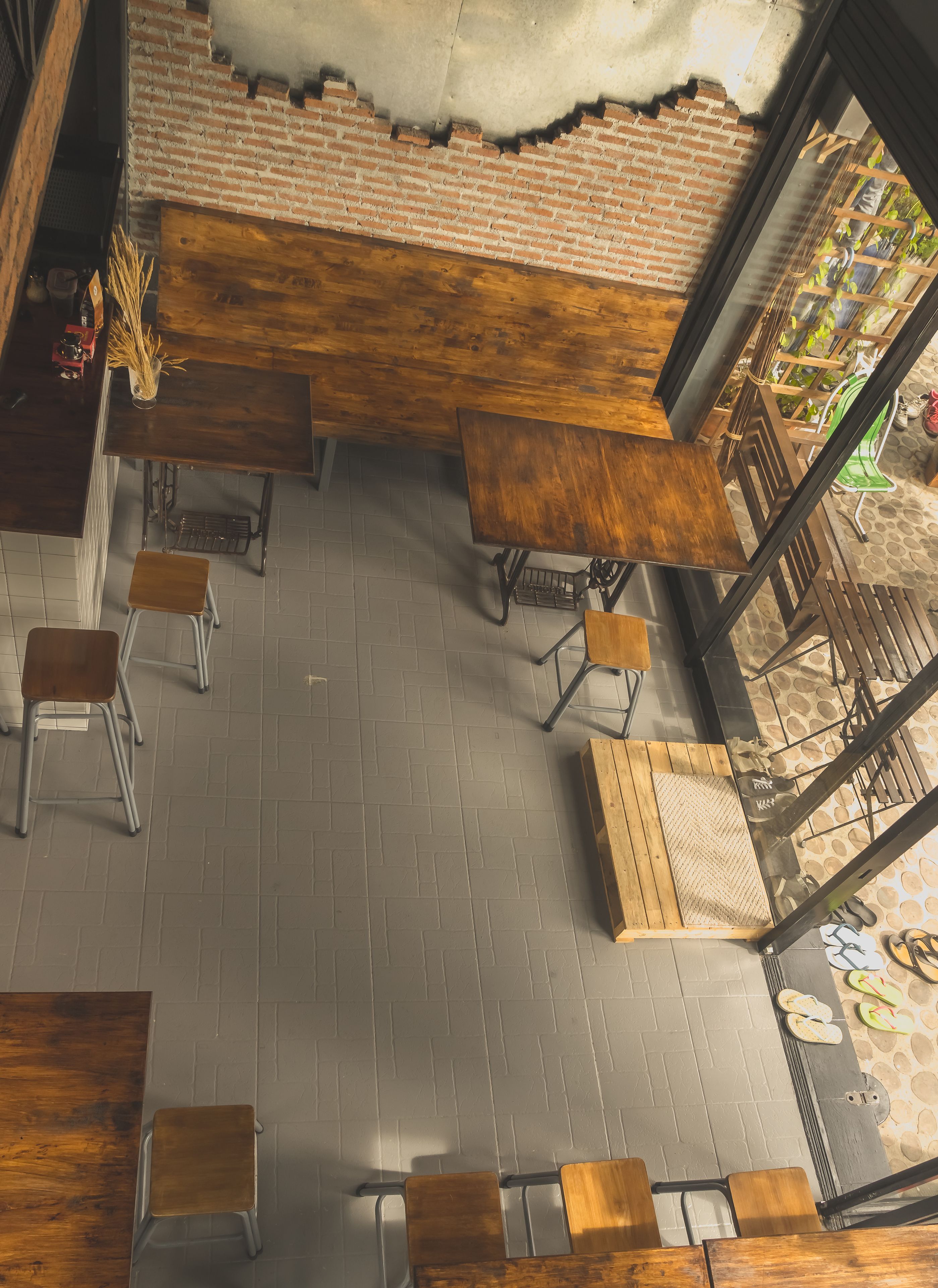 Breakfast, lunch, dinner served; Thai cuisine 