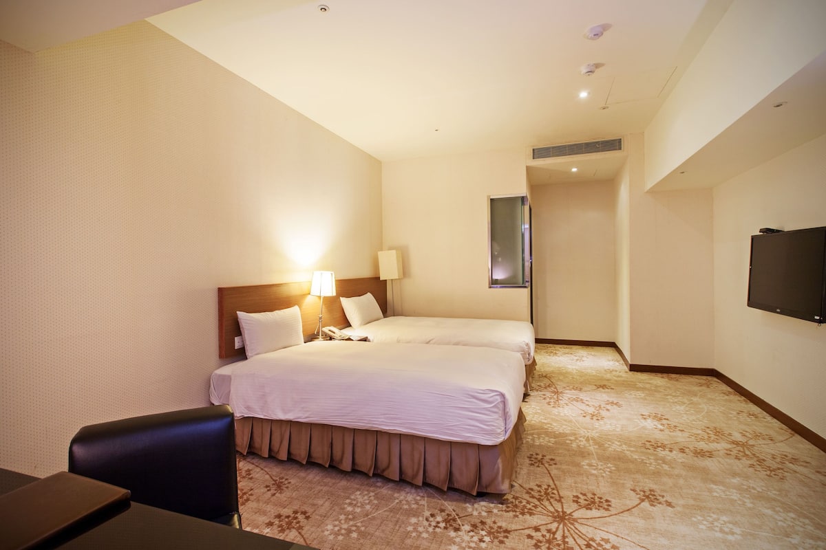 Deluxe Twin Room, Multiple Beds, No Windows
