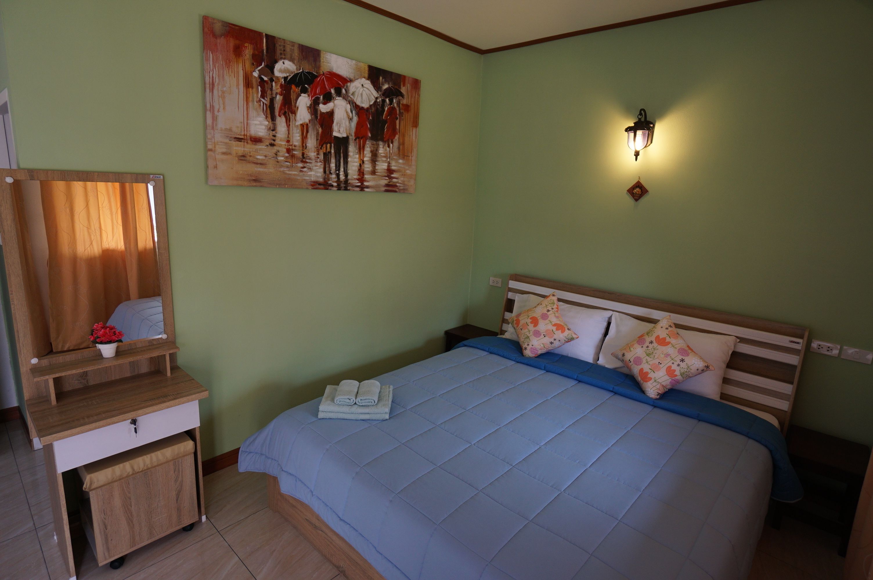 King Balcony | Desk, rollaway beds, free WiFi