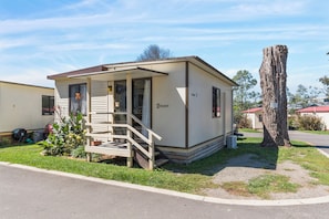 Economy Studio | Terrass/Patio