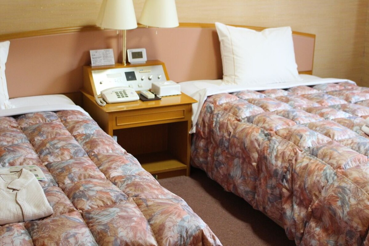 Coffres-forts dans les chambres, bureau, rideaux occultants